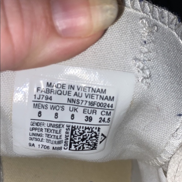 Converse - Picture 9 of 9